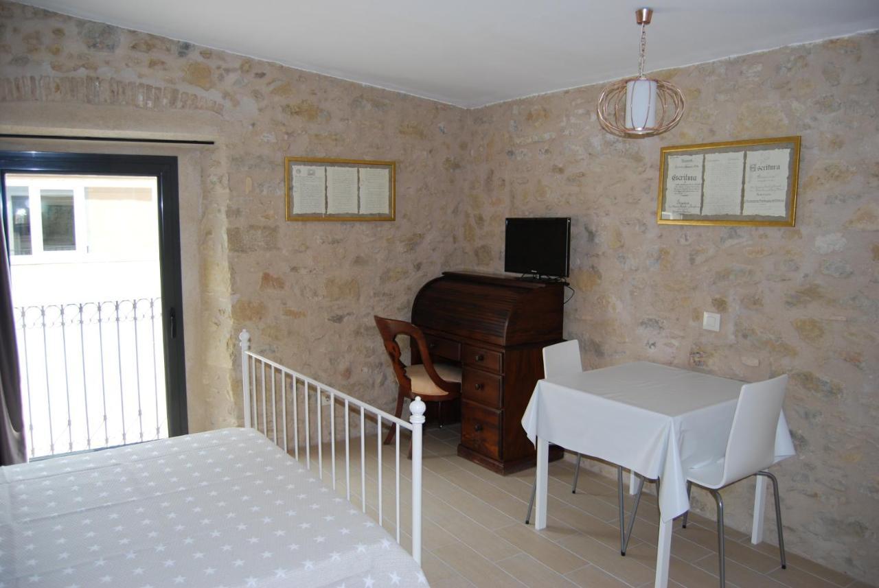Apartaments Fonda Comerc Torroella de Montgrí Εξωτερικό φωτογραφία